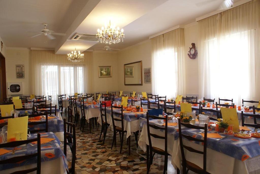 Hotel Maria Piera Rimini Luaran gambar